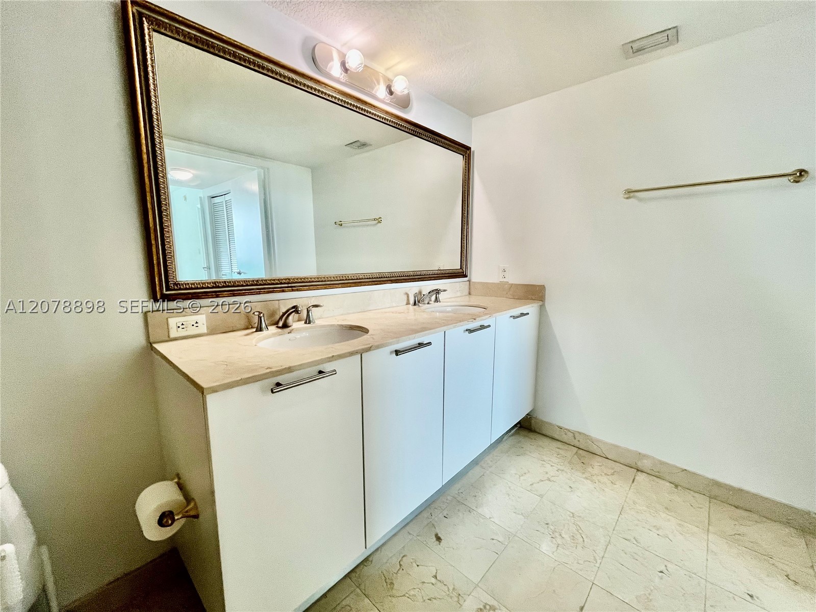 1800 N Bayshore Dr #3710, Miami FL 33132