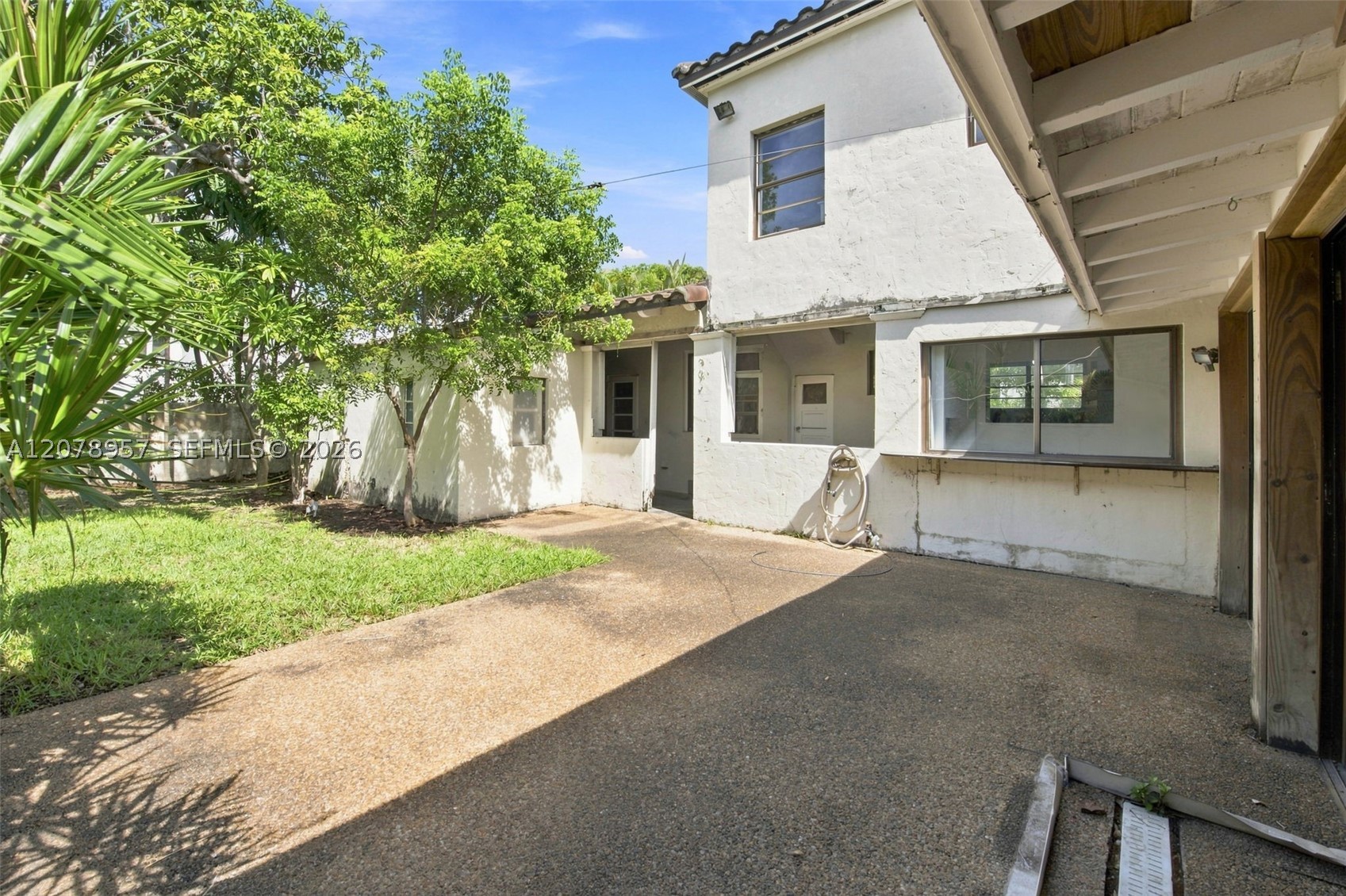 5680 Pine Tree Dr, Miami Beach FL 33140