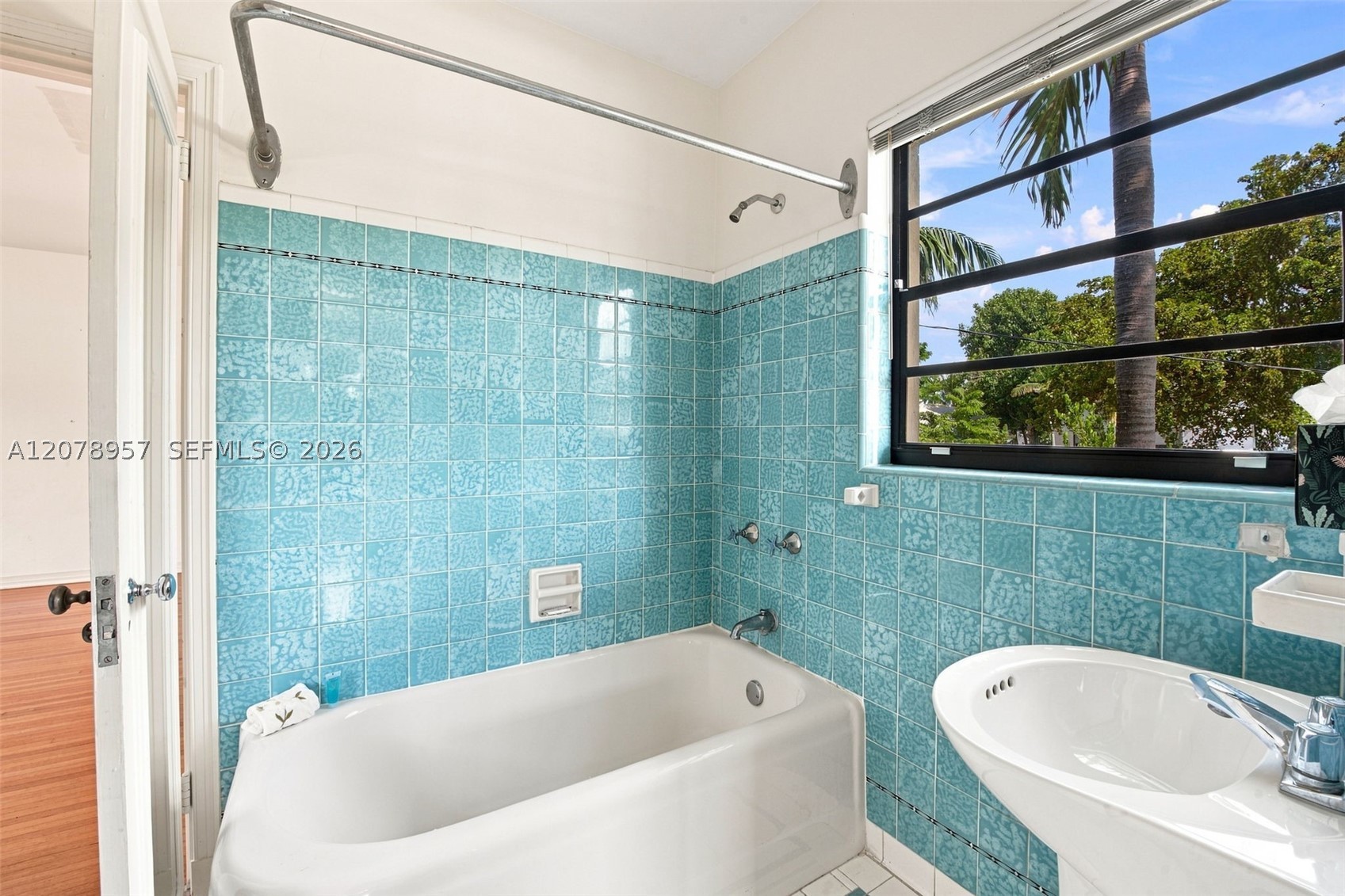 5680 Pine Tree Dr, Miami Beach FL 33140