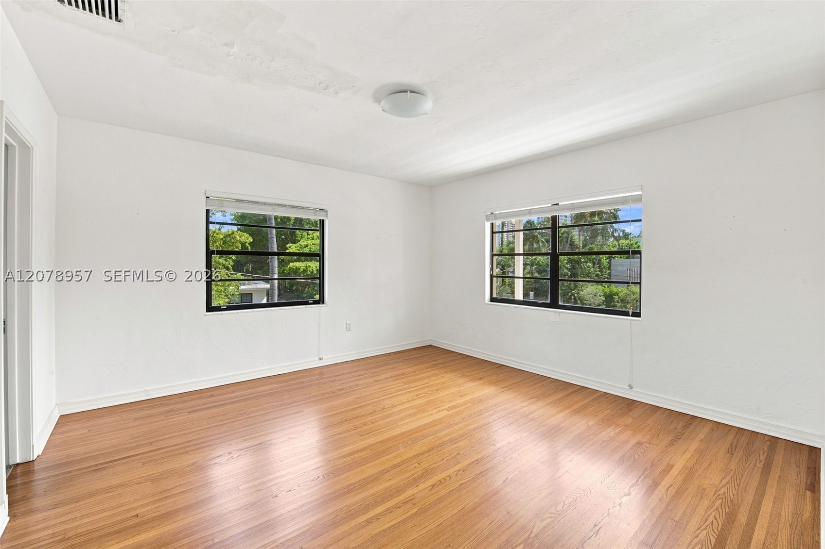 5680 Pine Tree Dr, Miami Beach FL 33140