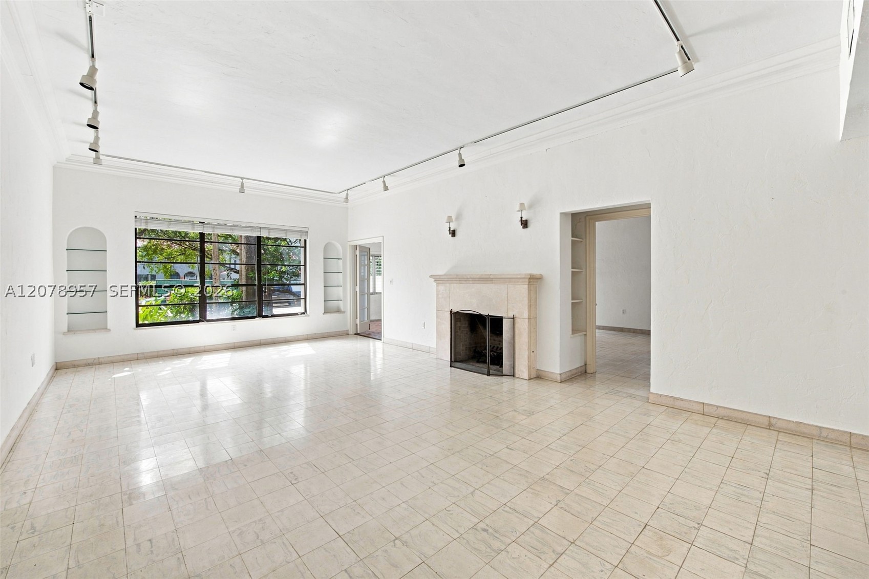 5680 Pine Tree Dr, Miami Beach FL 33140
