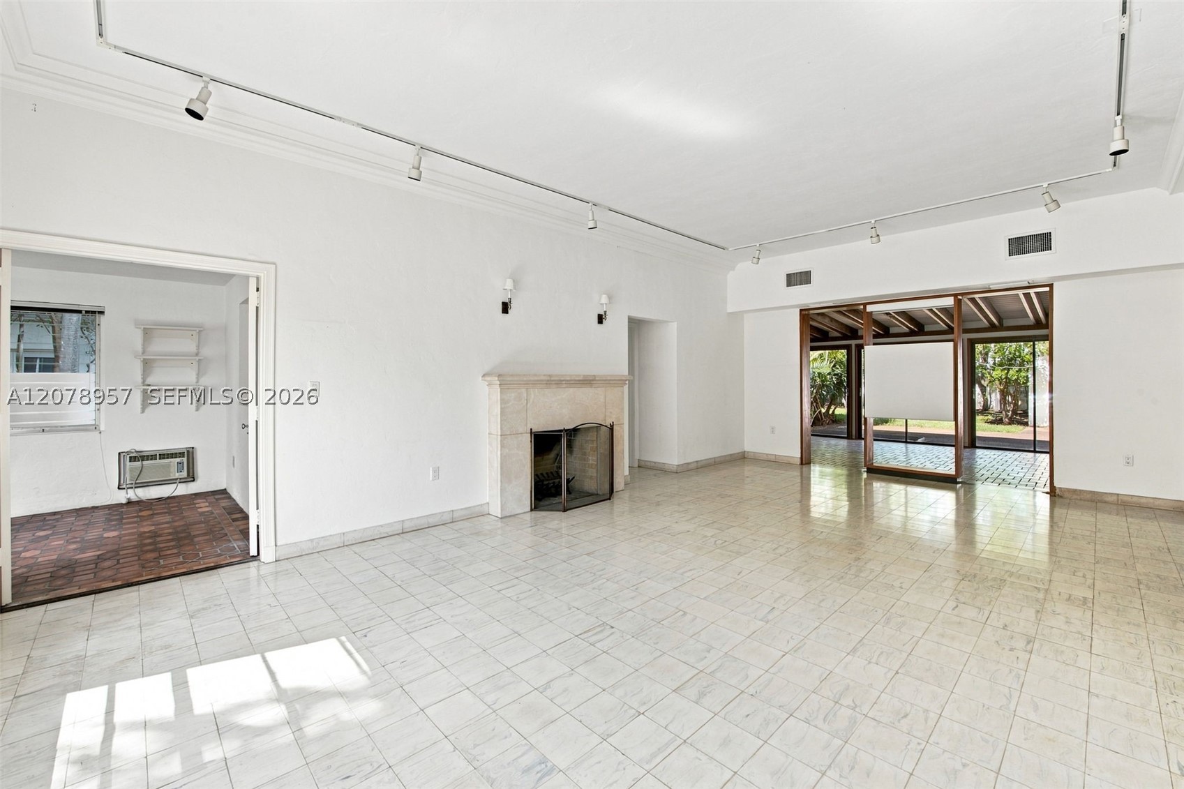 5680 Pine Tree Dr, Miami Beach FL 33140
