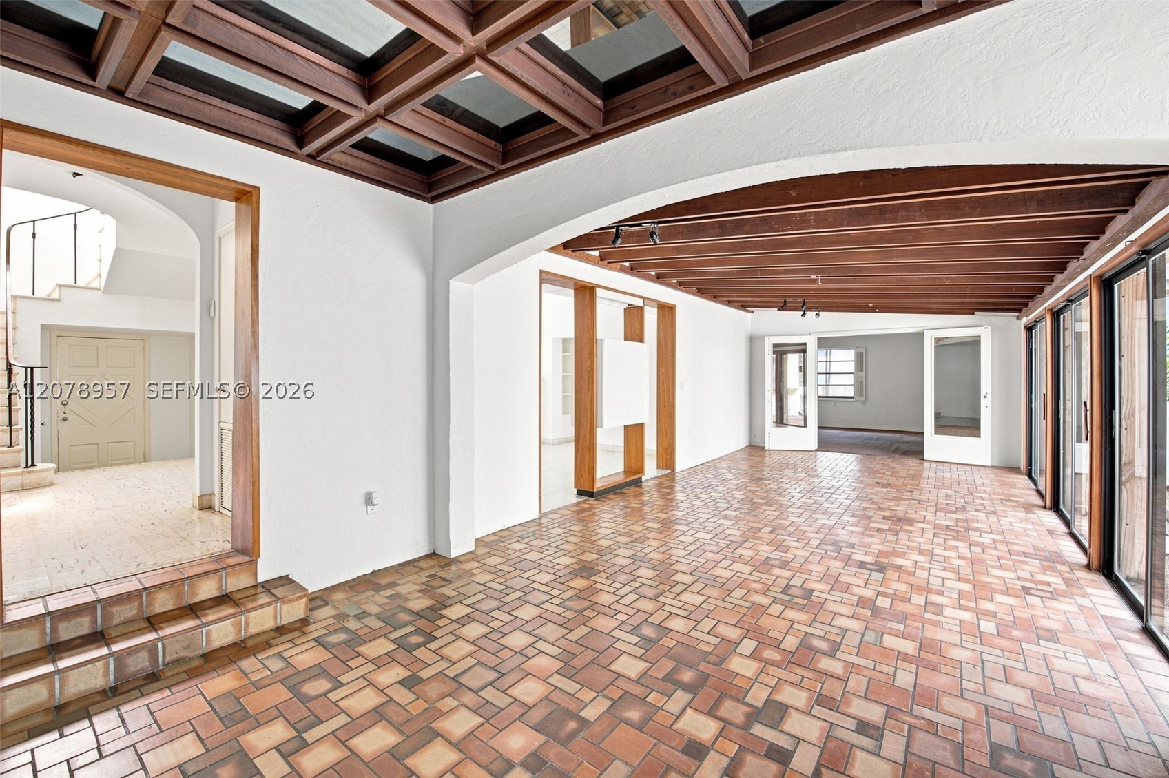 5680 Pine Tree Dr, Miami Beach FL 33140
