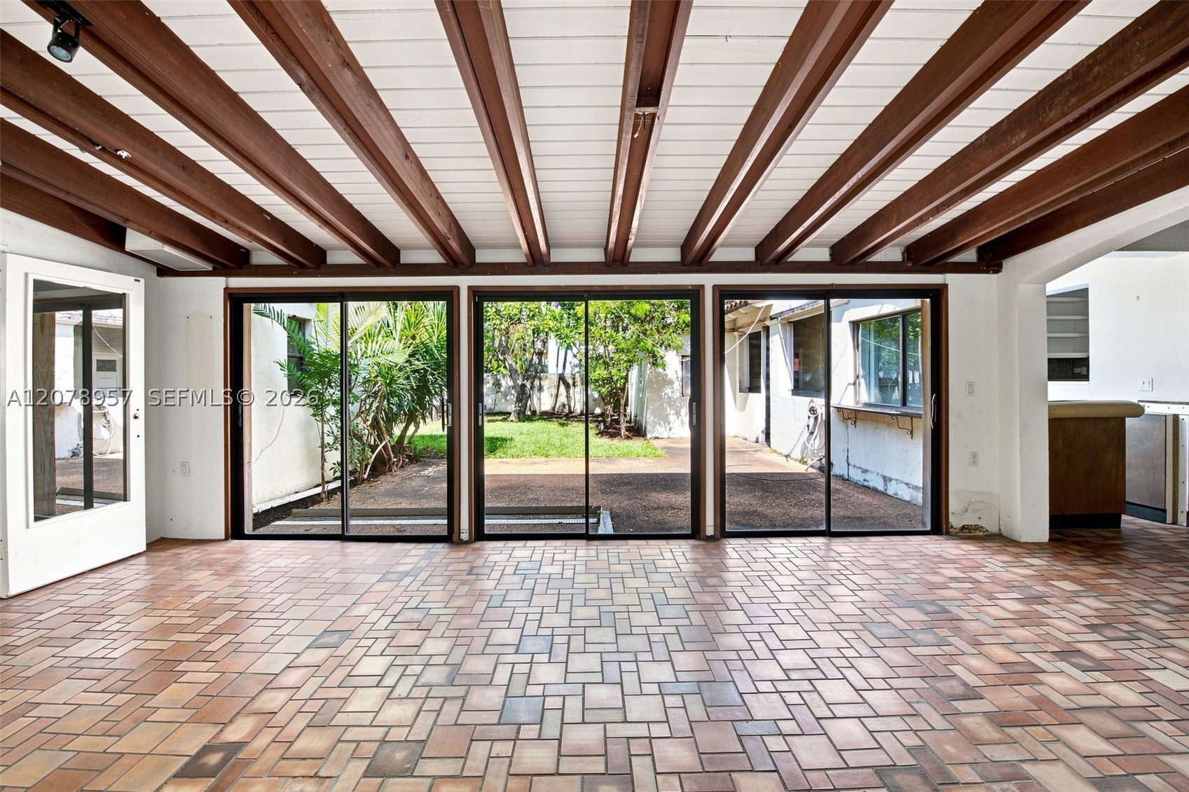 5680 Pine Tree Dr, Miami Beach FL 33140
