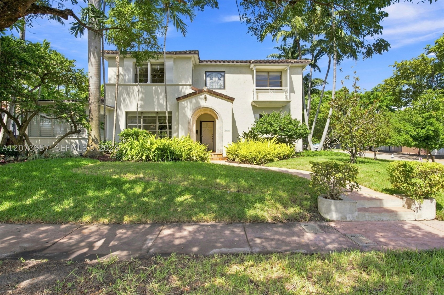 5680 Pine Tree Dr, Miami Beach FL 33140