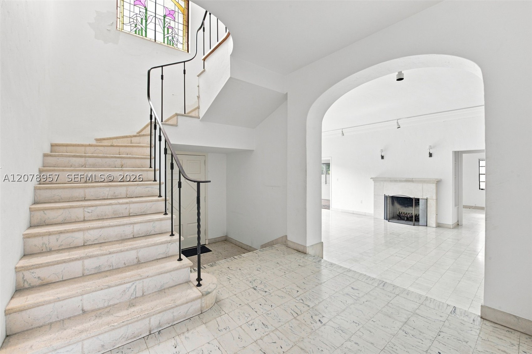 5680 Pine Tree Dr, Miami Beach FL 33140
