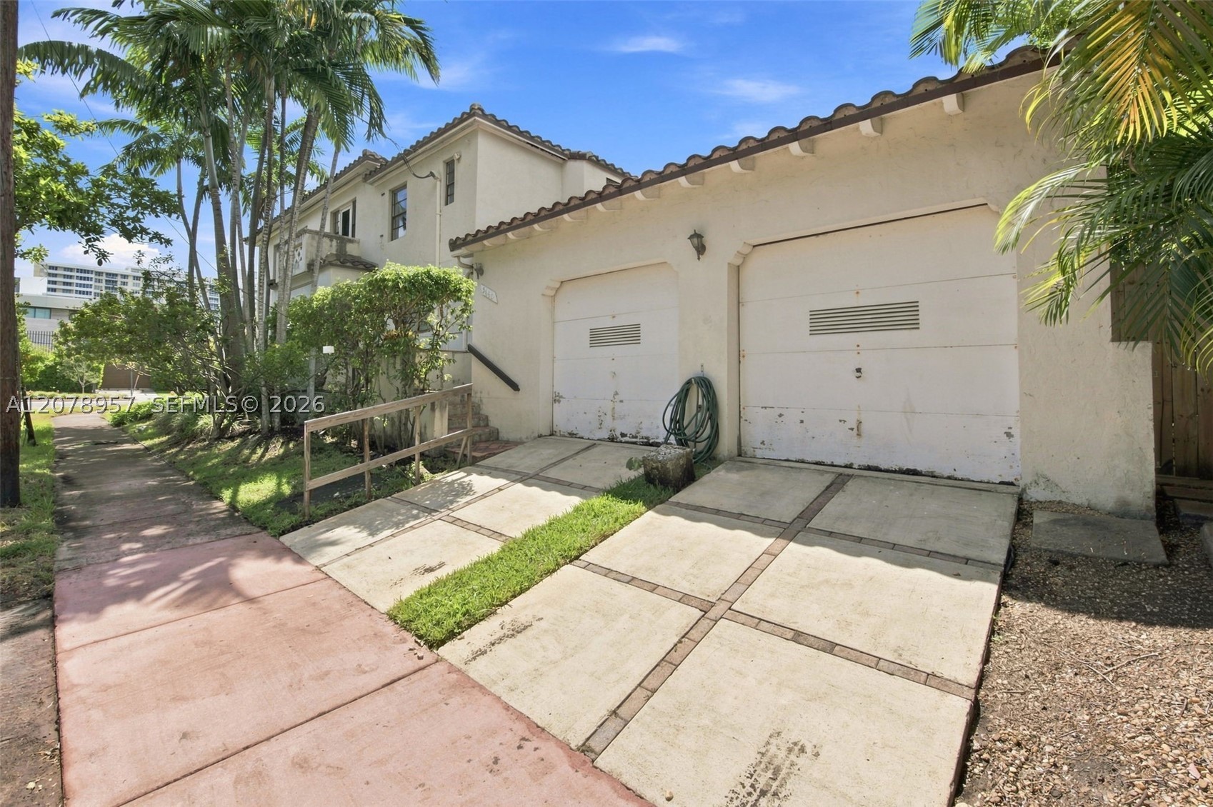 5680 Pine Tree Dr, Miami Beach FL 33140