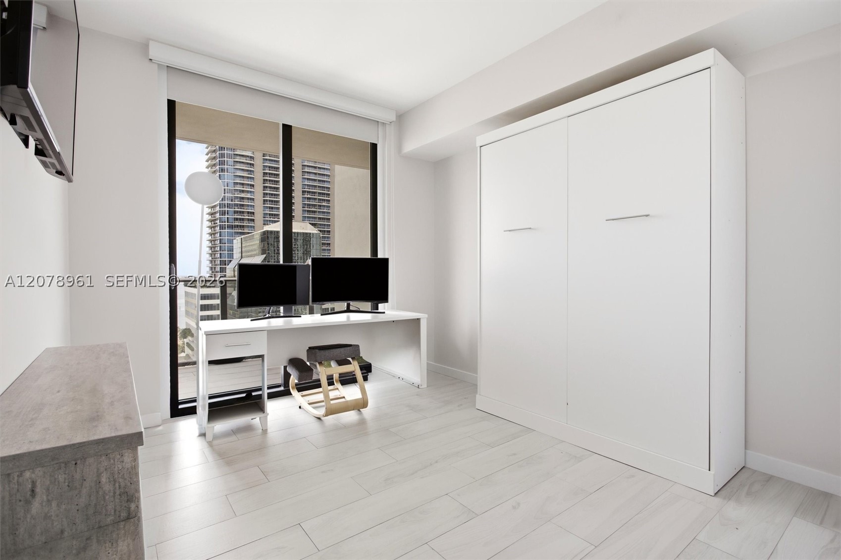1010 Brickell Ave #2102, Miami FL 33131