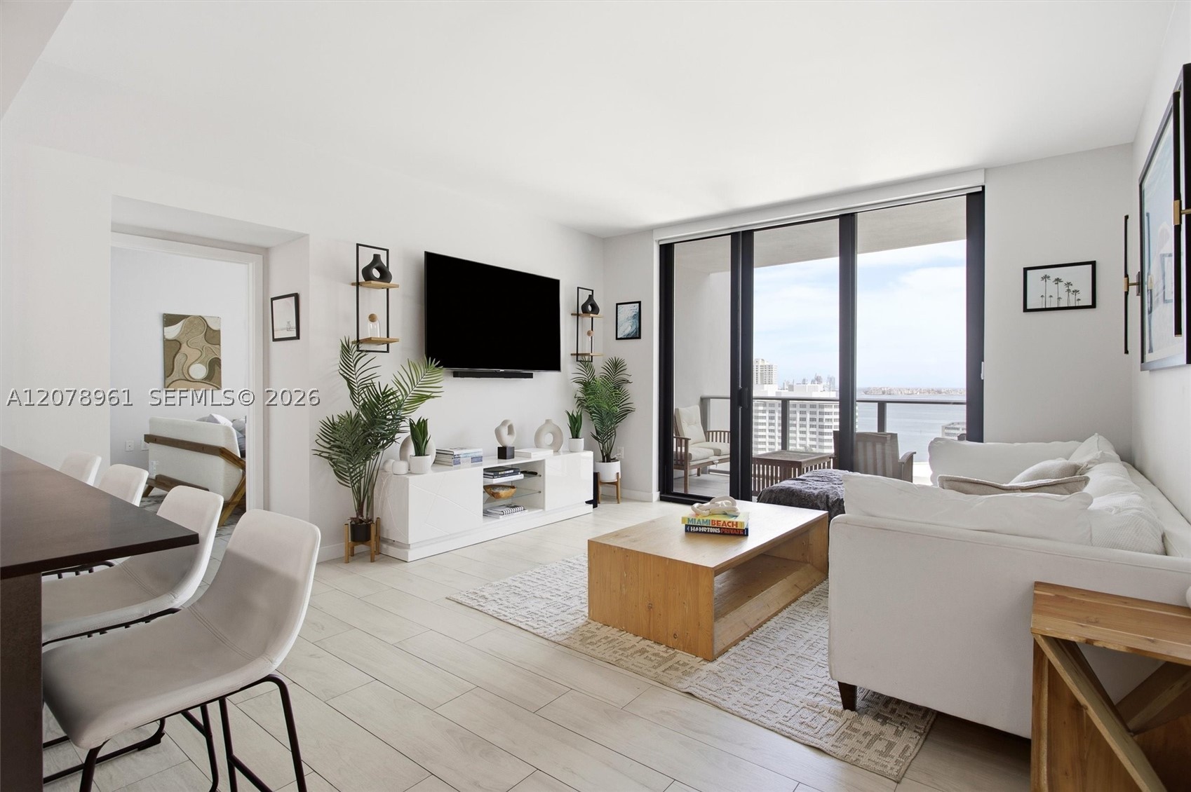 1010 Brickell Ave #2102, Miami FL 33131
