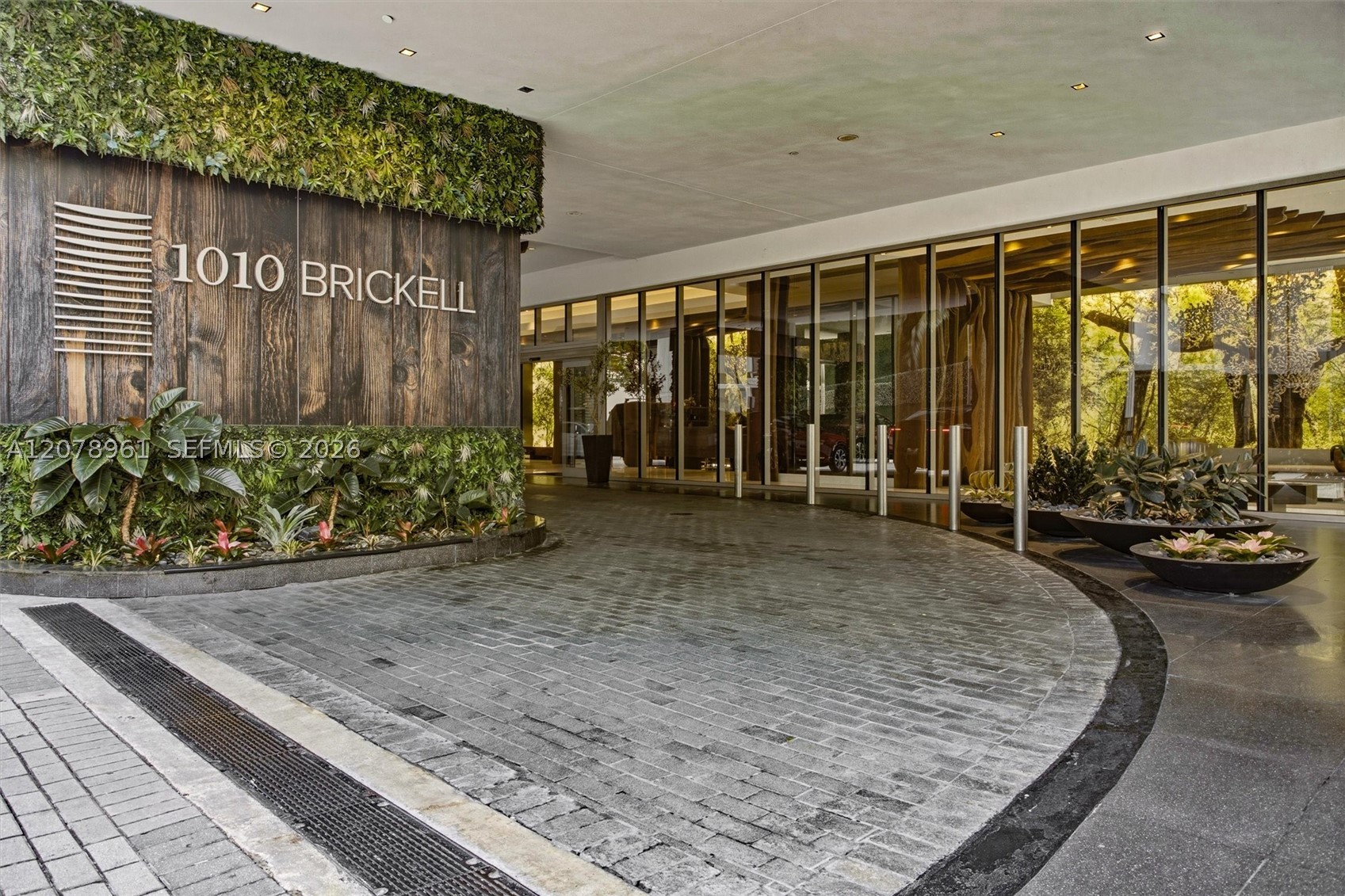 1010 Brickell Ave #2102, Miami FL 33131