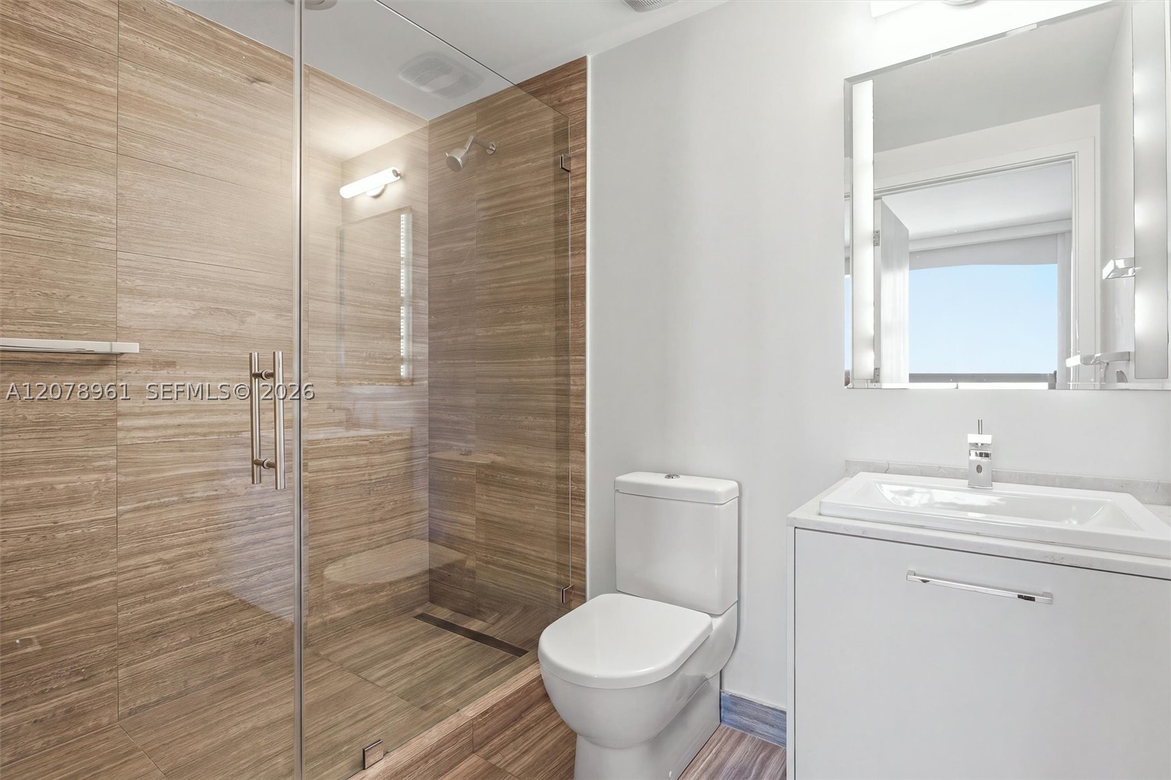 1010 Brickell Ave #2102, Miami FL 33131