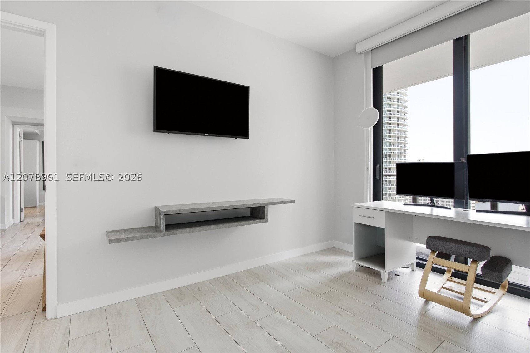 1010 Brickell Ave #2102, Miami FL 33131