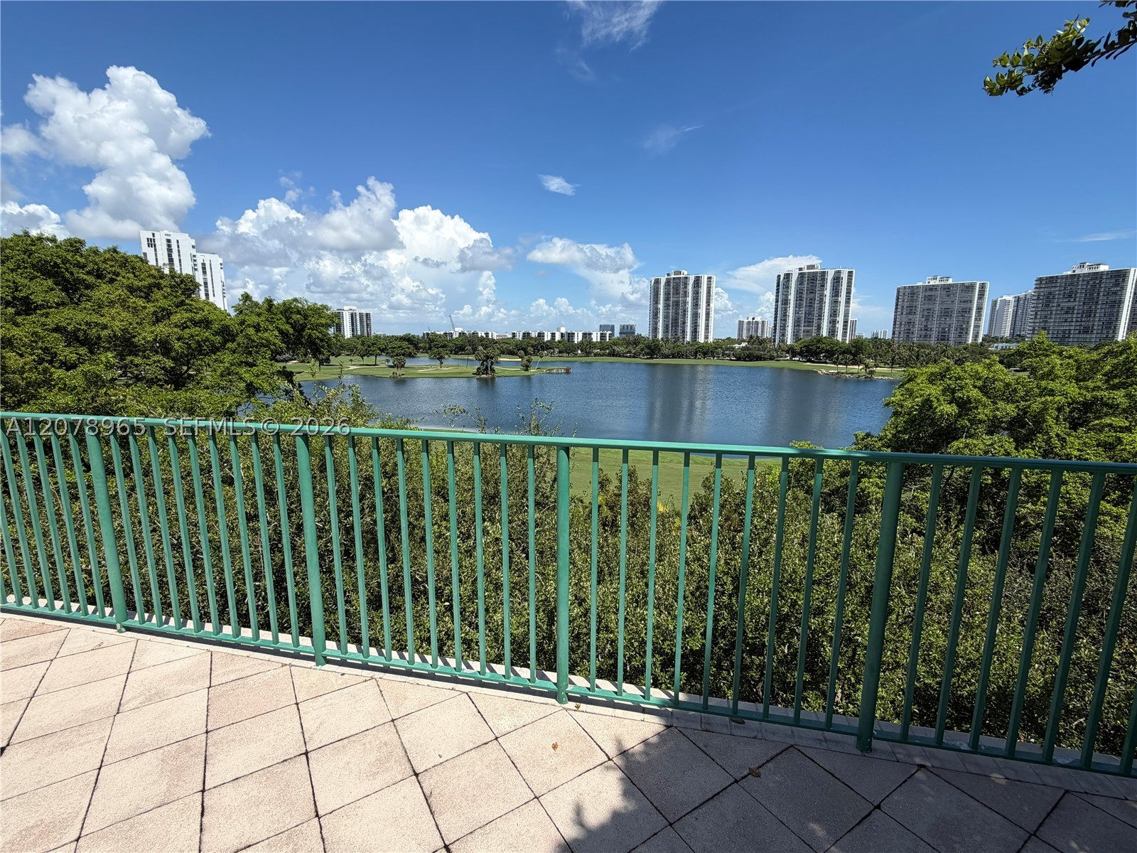 Aventura FL 33180 - A12078965