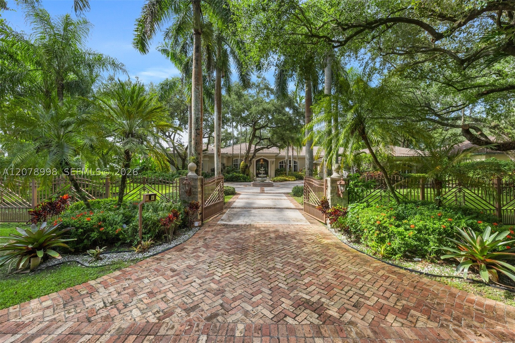 8430 SW 98th St, Miami FL 33156