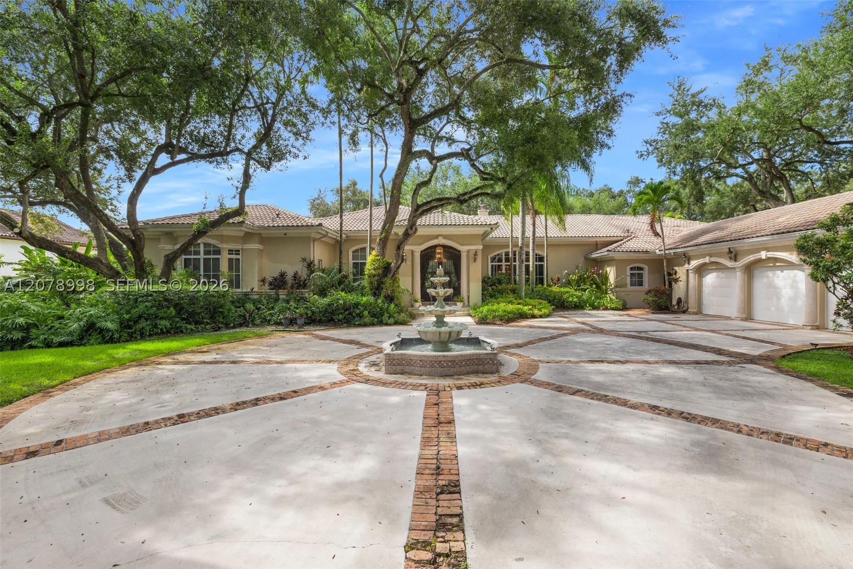 8430 SW 98th St, Miami FL 33156