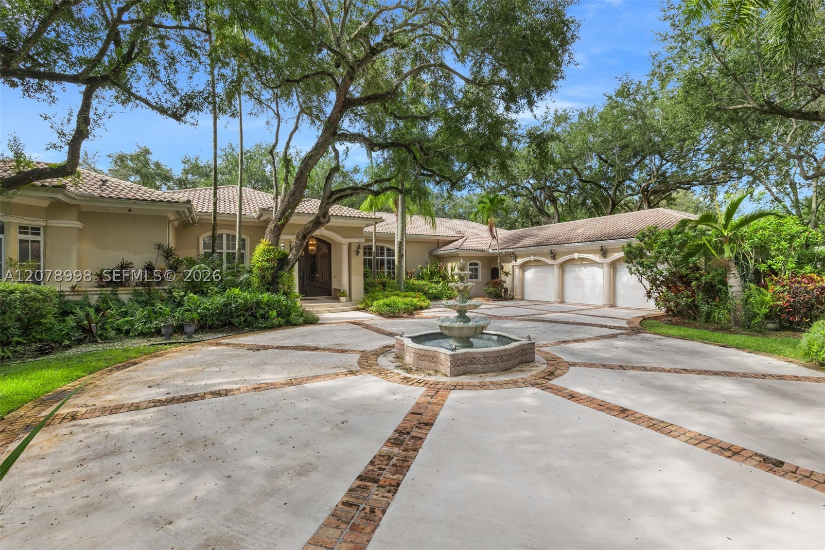 8430 SW 98th St, Miami FL 33156