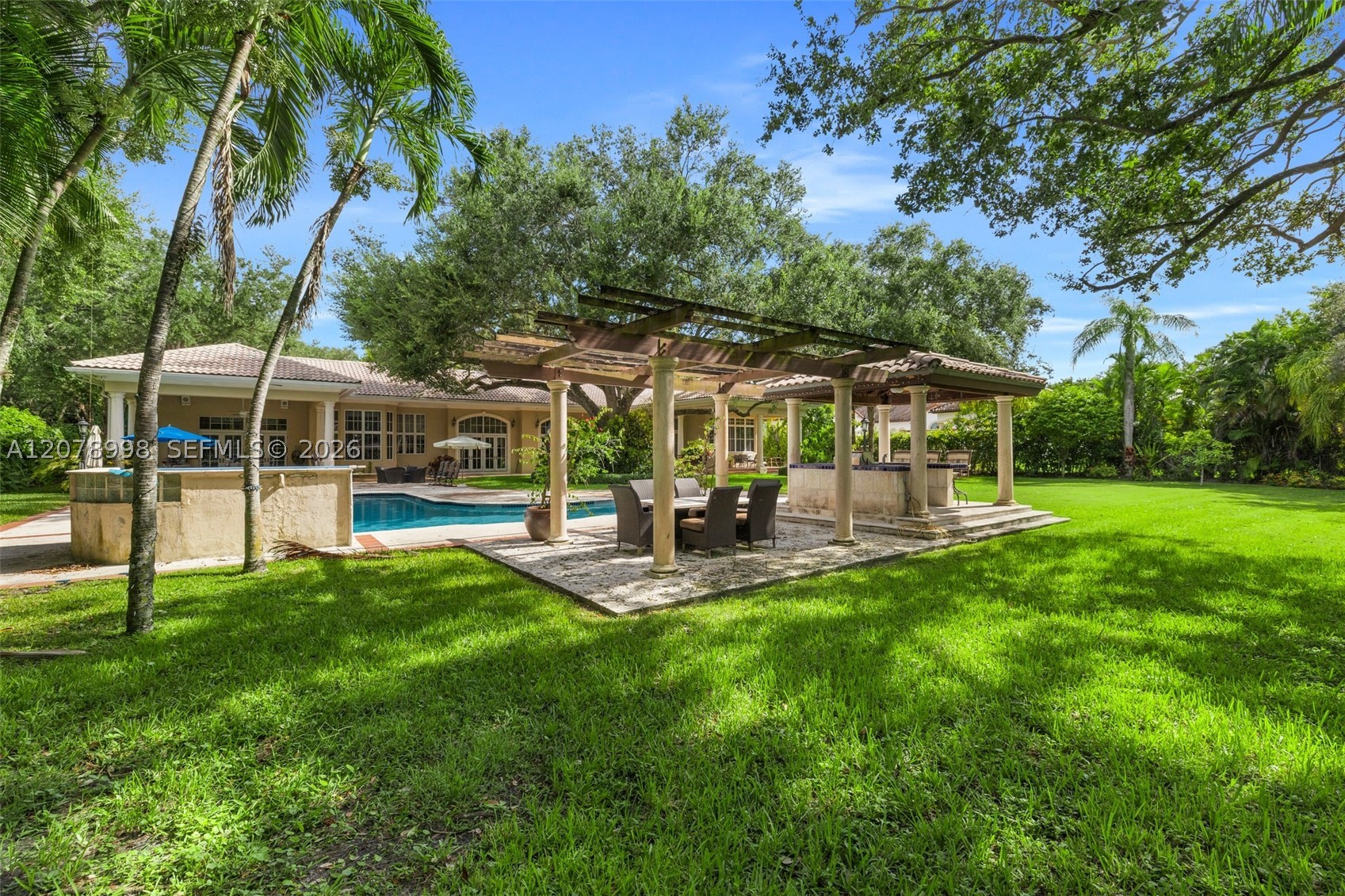 8430 SW 98th St, Miami FL 33156