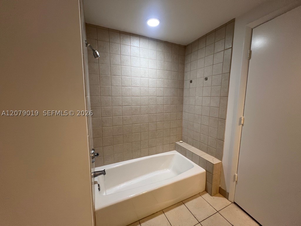 801 Brickell Key Blvd #1204, Miami FL 33131