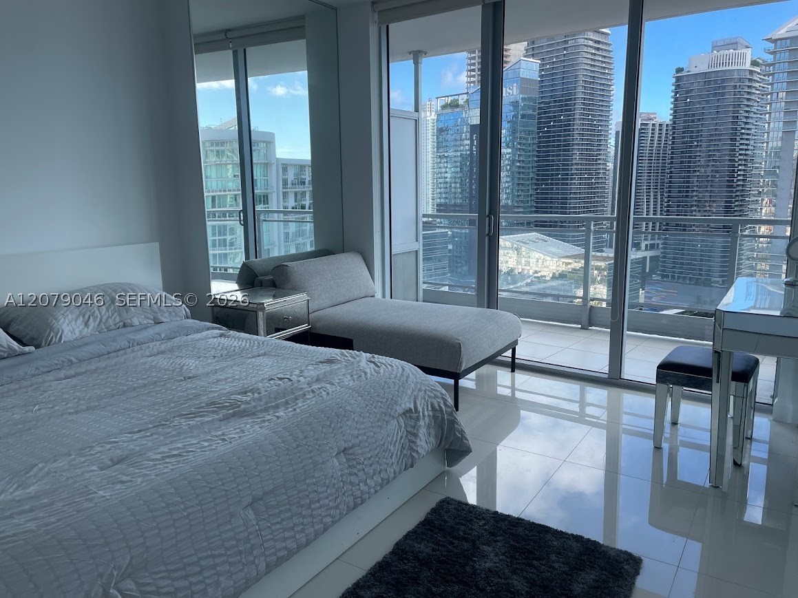 92 SW 3rd St #3504, Miami FL 33130