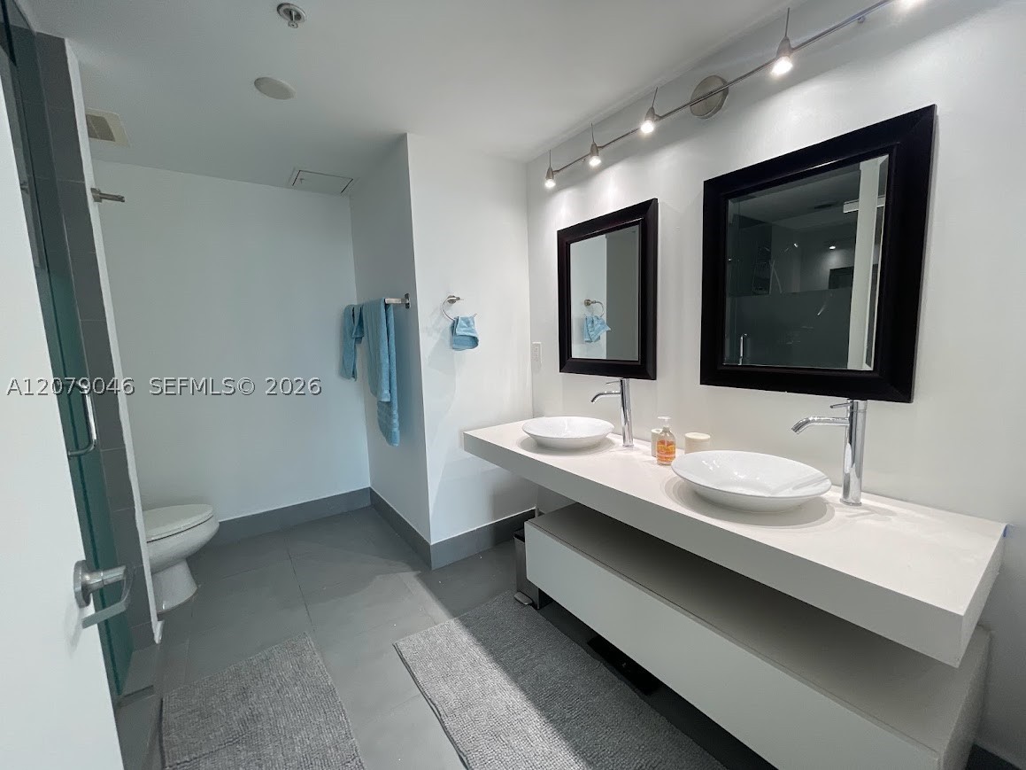 92 SW 3rd St #3504, Miami FL 33130