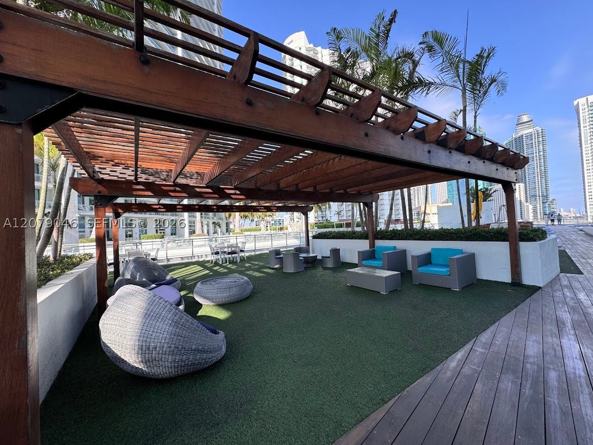 92 SW 3rd St #3504, Miami FL 33130