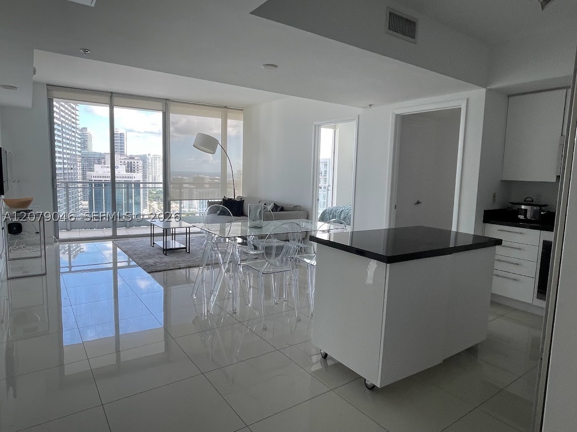 92 SW 3rd St #3504, Miami FL 33130