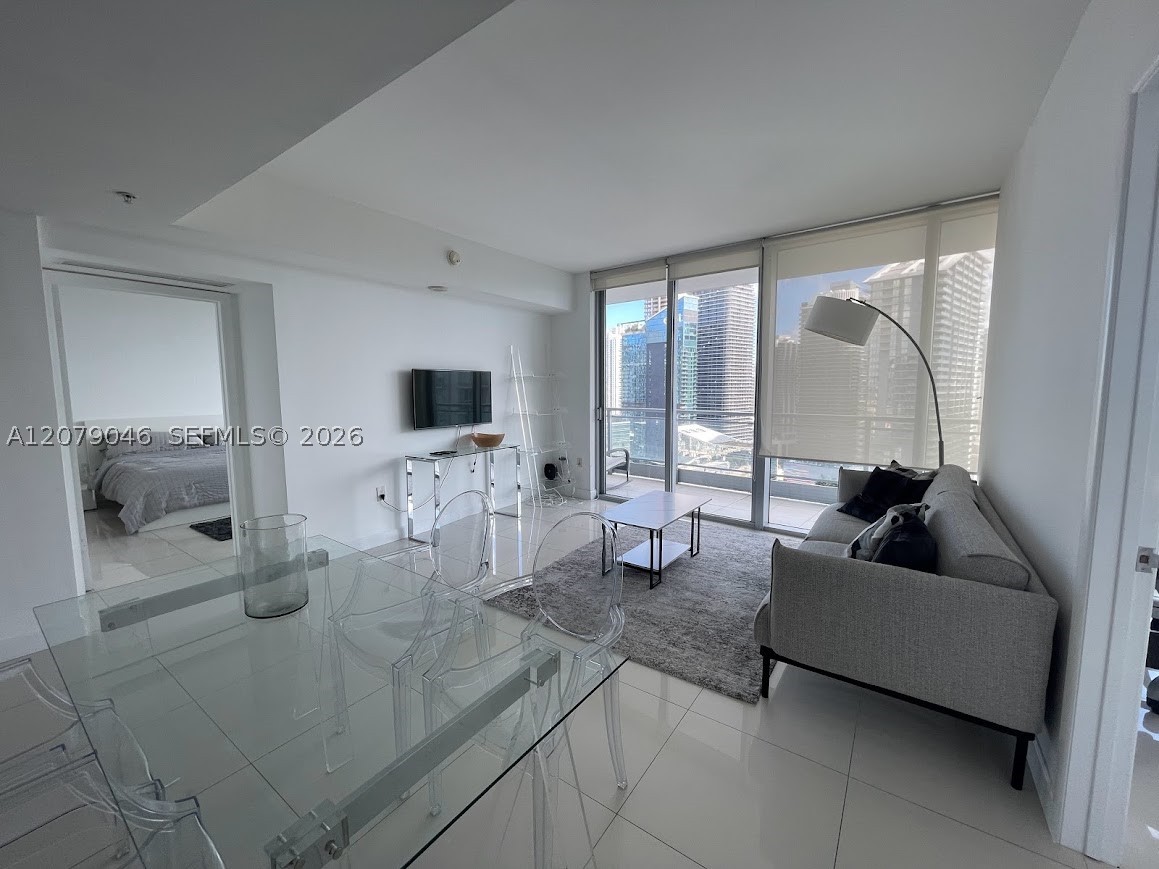 92 SW 3rd St #3504, Miami FL 33130