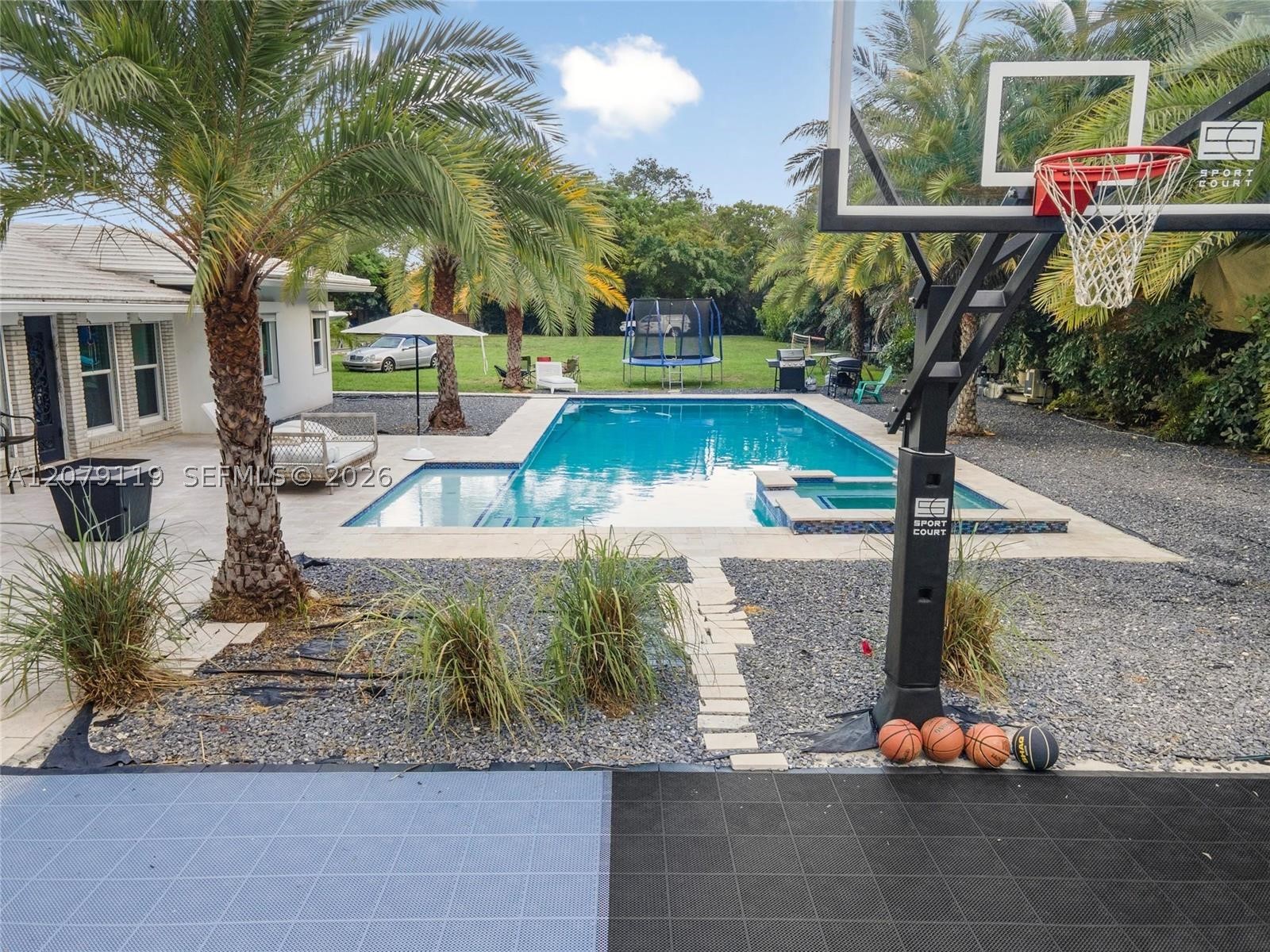 400 NE 2nd St #1, Pompano Beach FL 33060