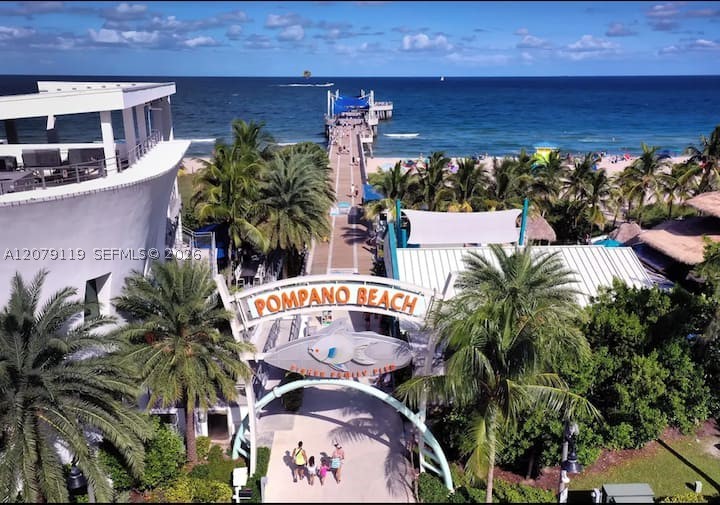 400 NE 2nd St #1, Pompano Beach FL 33060