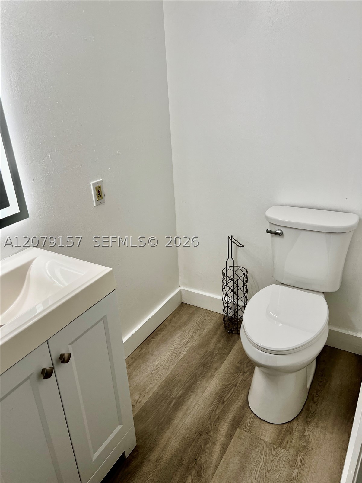 540 Brickell Key Dr #218, Miami FL 33131