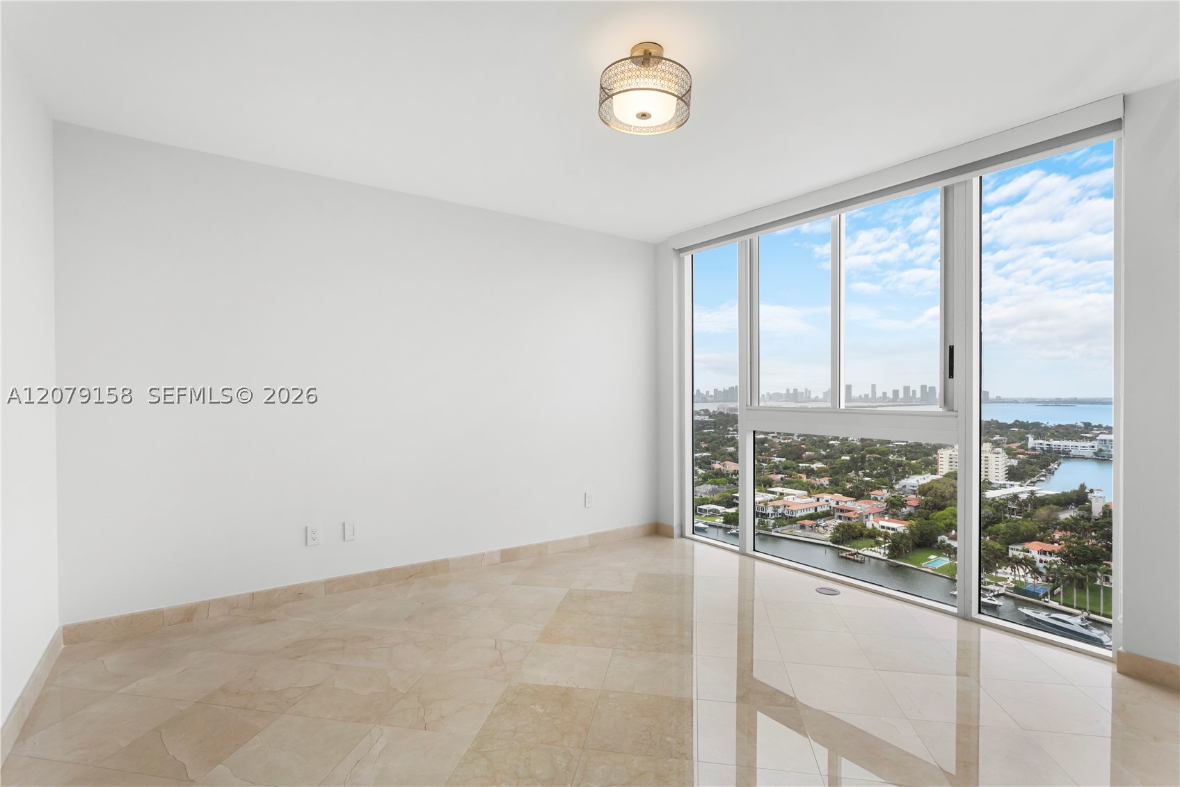 4779 Collins Ave #2707, Miami Beach FL 33140
