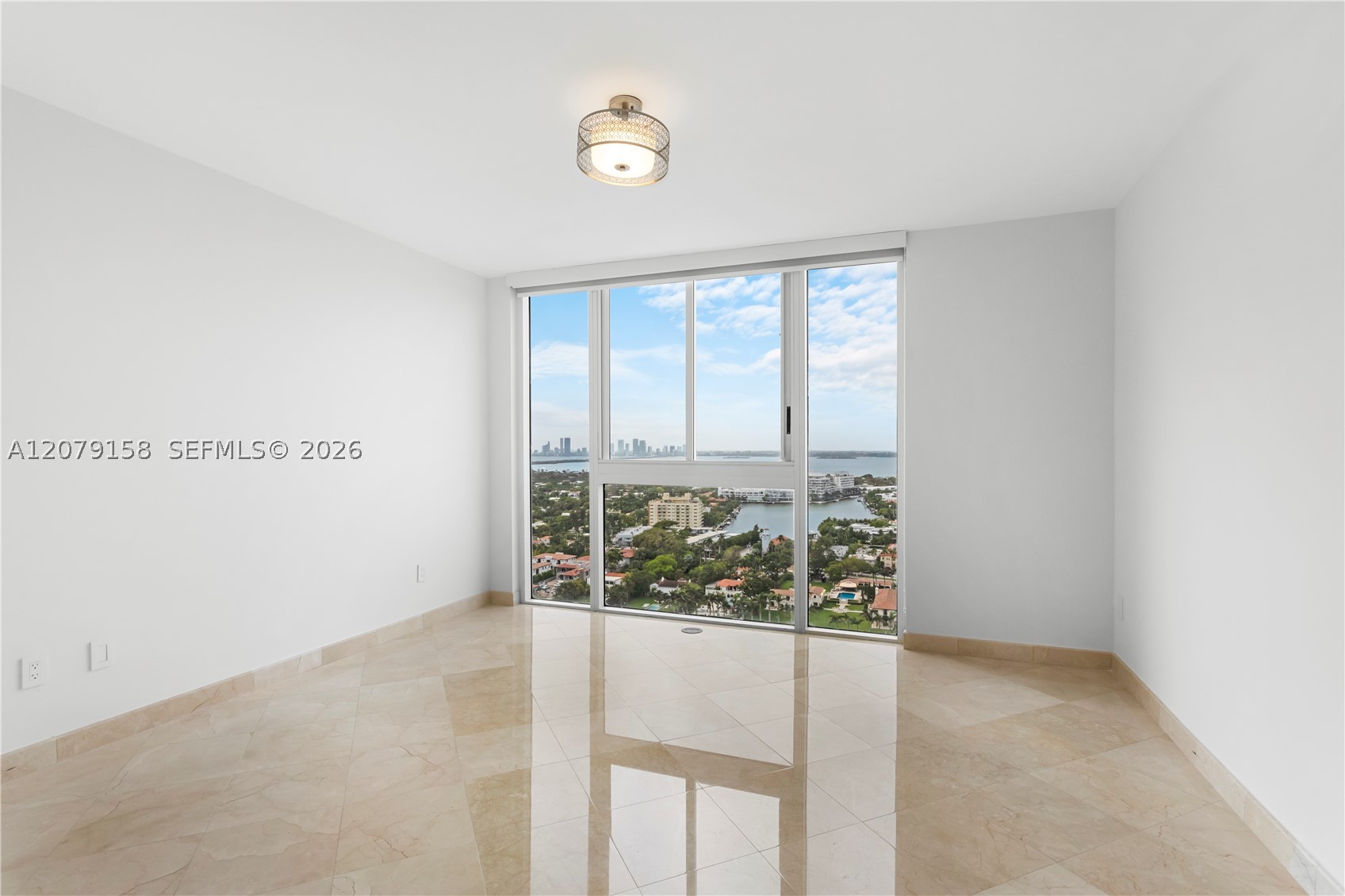 4779 Collins Ave #2707, Miami Beach FL 33140