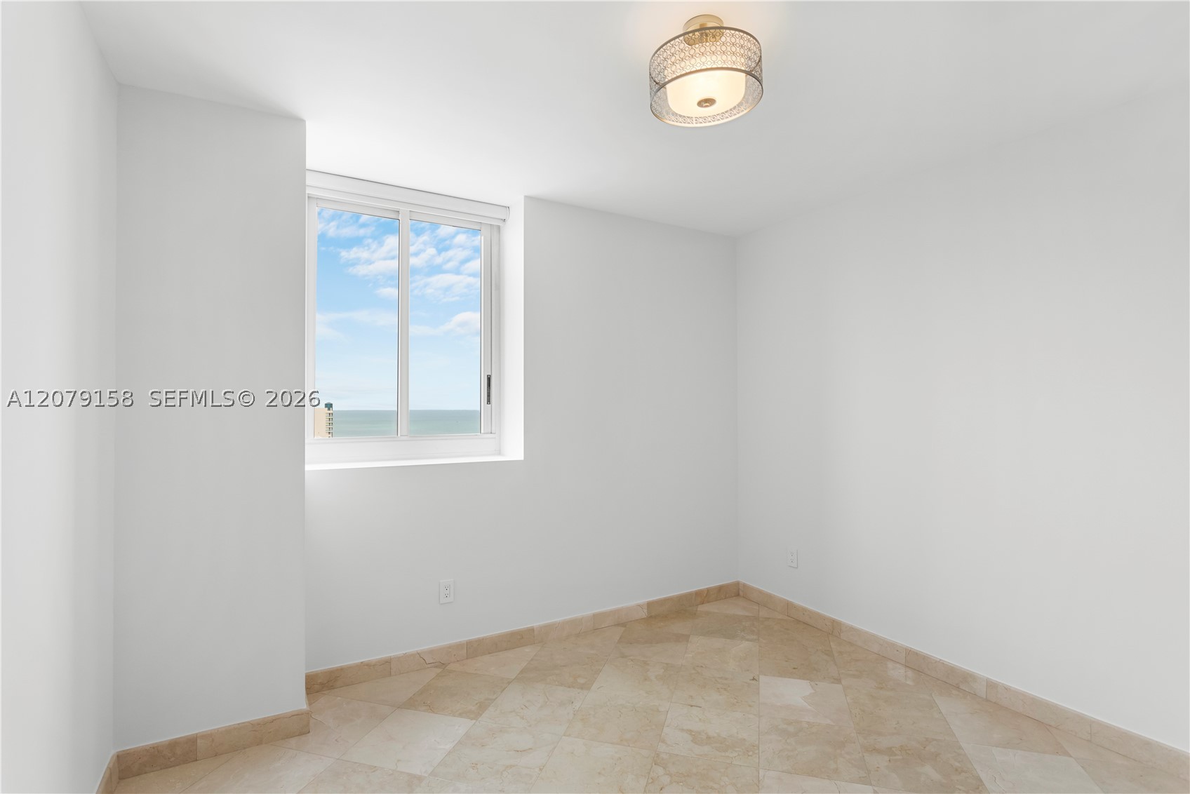 4779 Collins Ave #2707, Miami Beach FL 33140