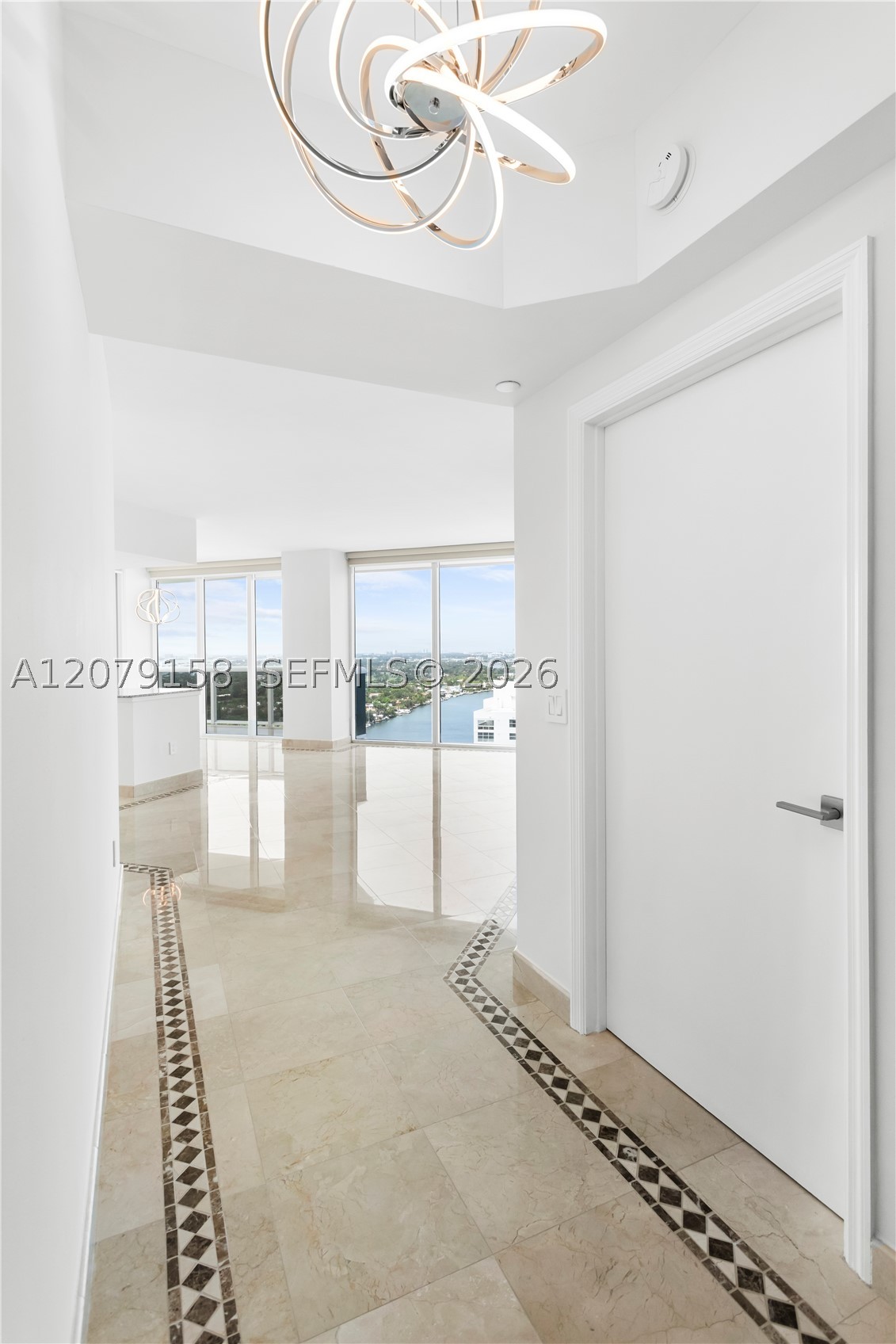 4779 Collins Ave #2707, Miami Beach FL 33140