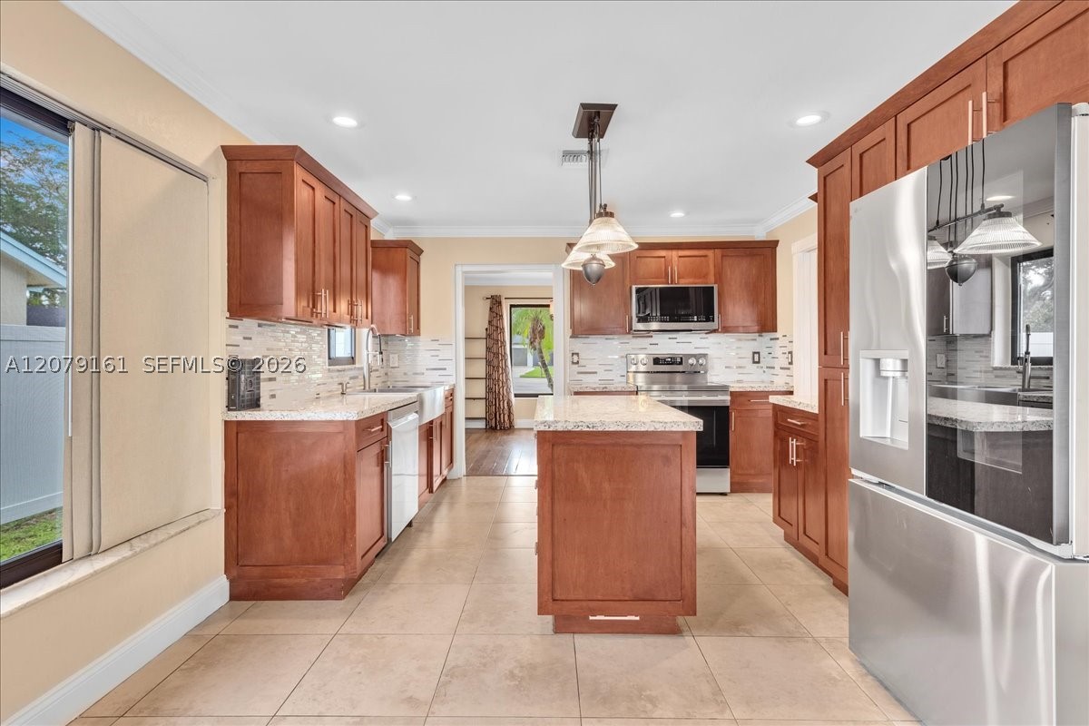 15056 SW 10th St, Sunrise FL 33326