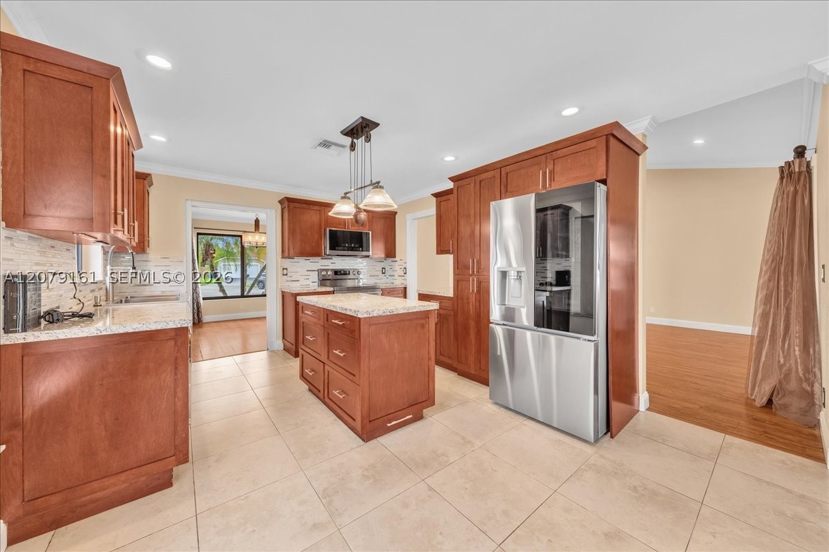 15056 SW 10th St, Sunrise FL 33326
