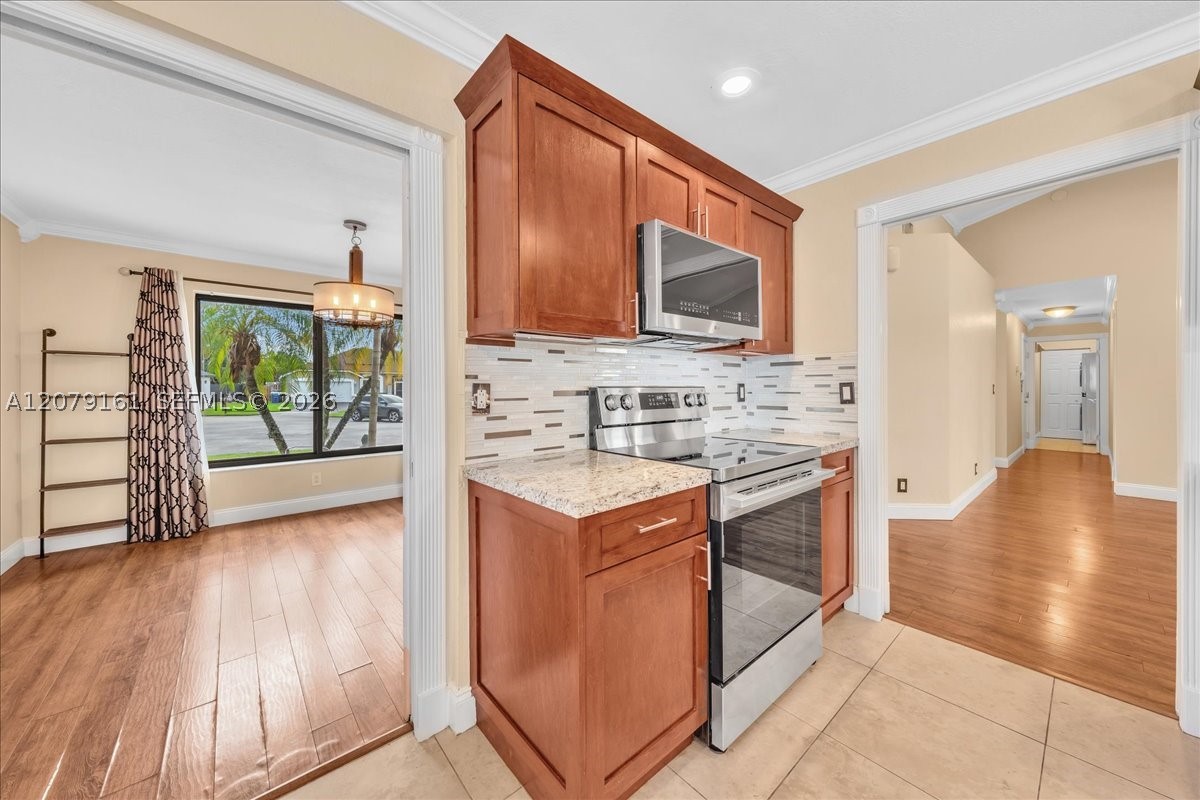 15056 SW 10th St, Sunrise FL 33326