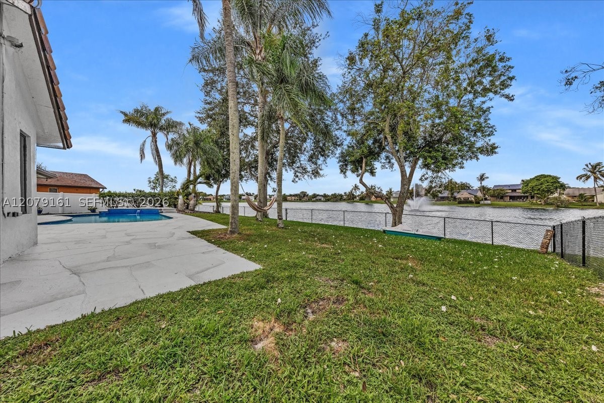 15056 SW 10th St, Sunrise FL 33326