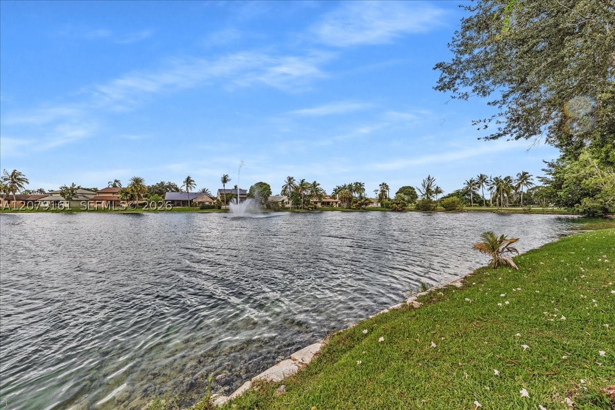 15056 SW 10th St, Sunrise FL 33326