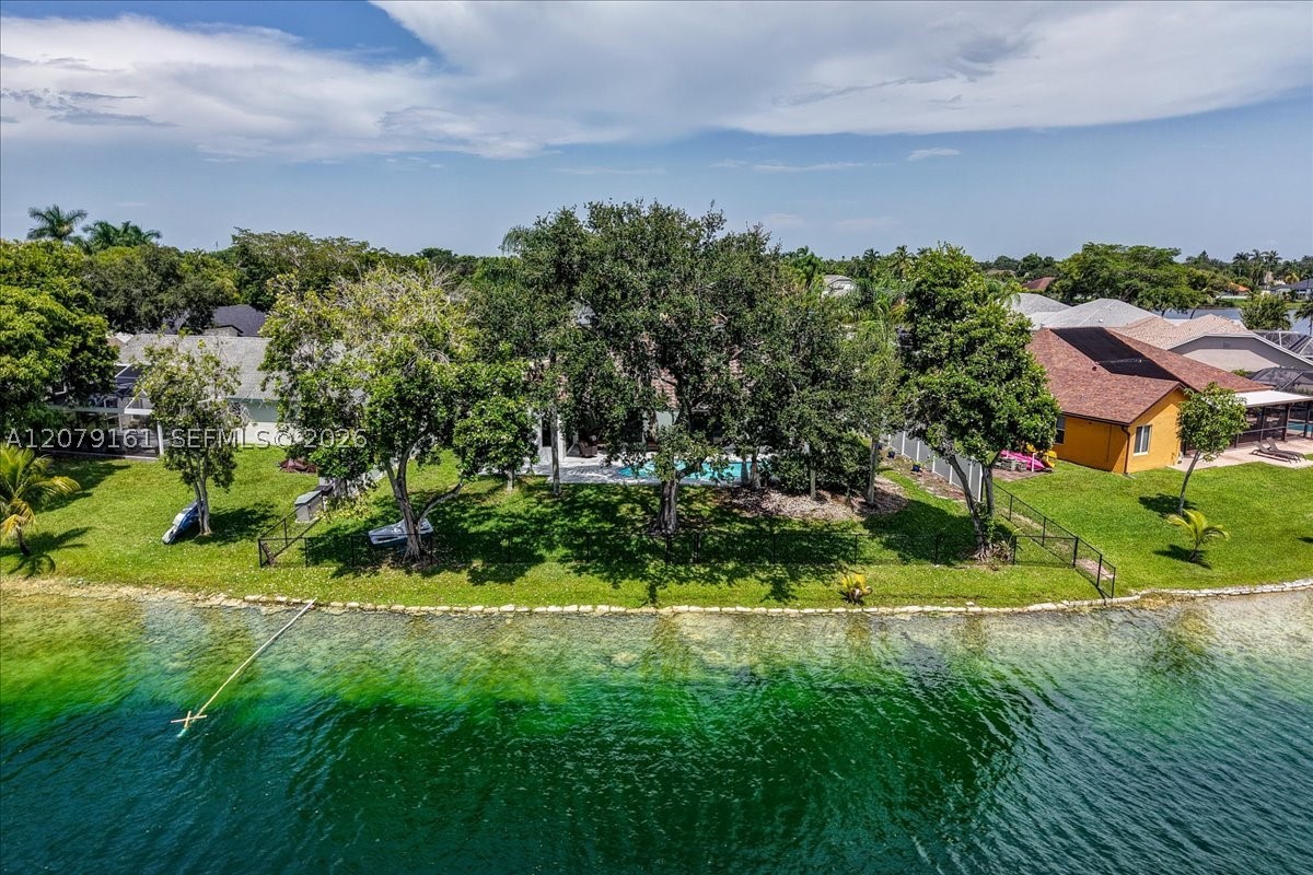 15056 SW 10th St, Sunrise FL 33326