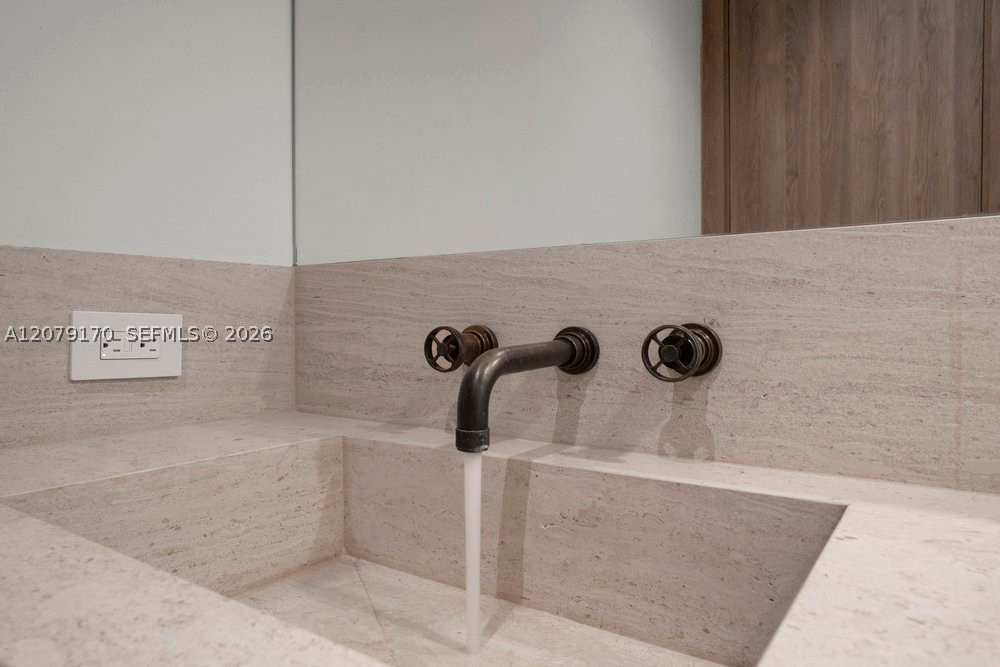 5831 Alton Rd, Miami Beach FL 33140