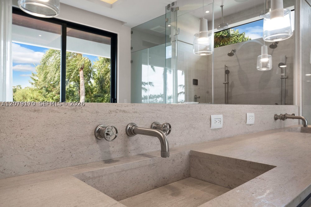 5831 Alton Rd, Miami Beach FL 33140