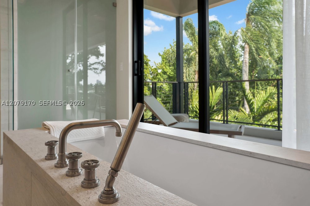 5831 Alton Rd, Miami Beach FL 33140