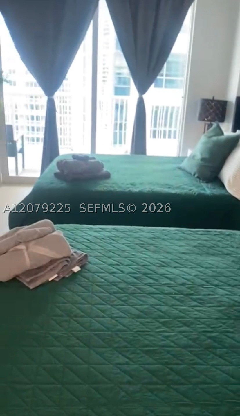 1200 Brickell Bay Dr #3318, Miami FL 33131