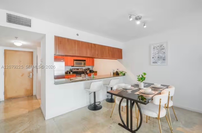 1200 Brickell Bay Dr #3318, Miami FL 33131