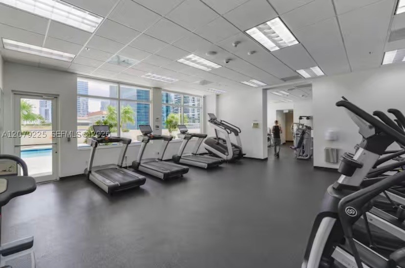 1200 Brickell Bay Dr #3318, Miami FL 33131