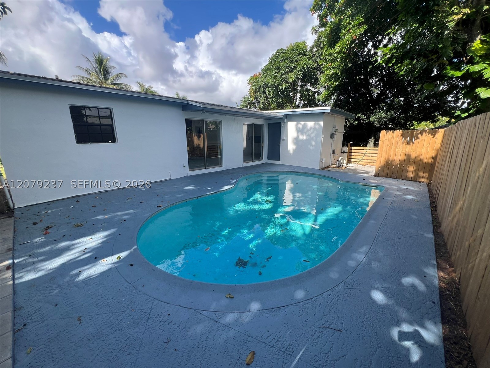 4421 NW 33rd St, Lauderdale Lakes FL 33319