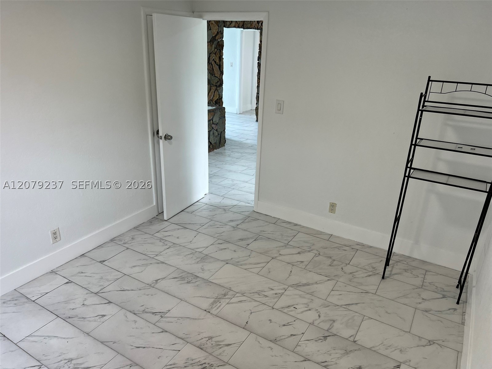4421 NW 33rd St, Lauderdale Lakes FL 33319