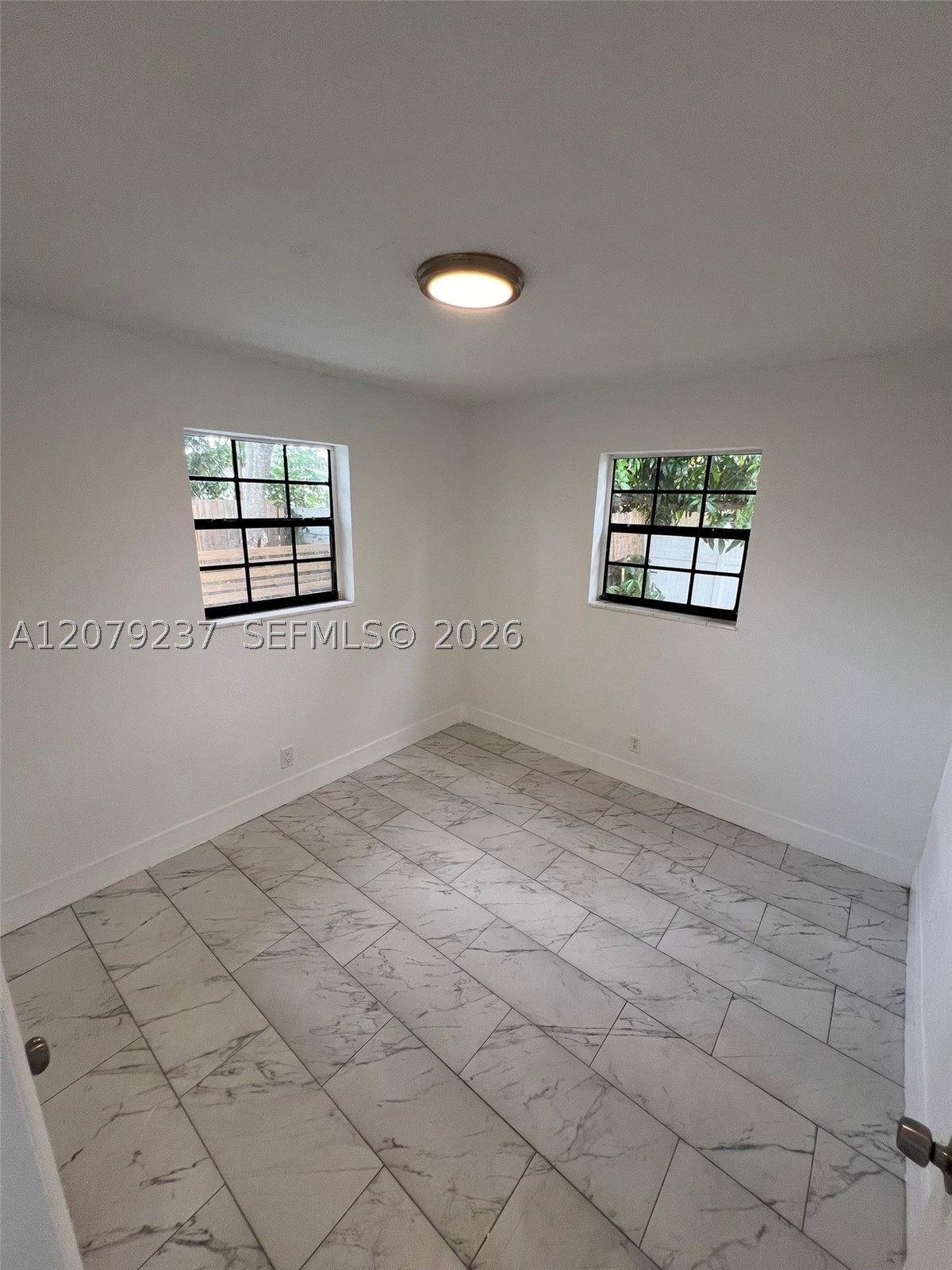 4421 NW 33rd St, Lauderdale Lakes FL 33319