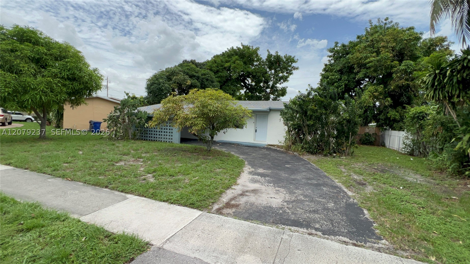 4421 NW 33rd St, Lauderdale Lakes FL 33319